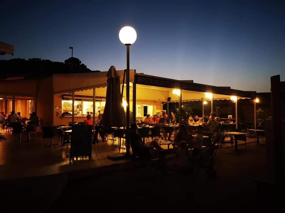 Vacances Familiales Dans Camping Avec Piscine Фрежус Екстер'єр фото
